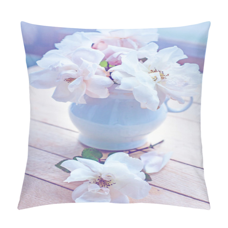 Personality  White Roses In A Vase Pillow Covers