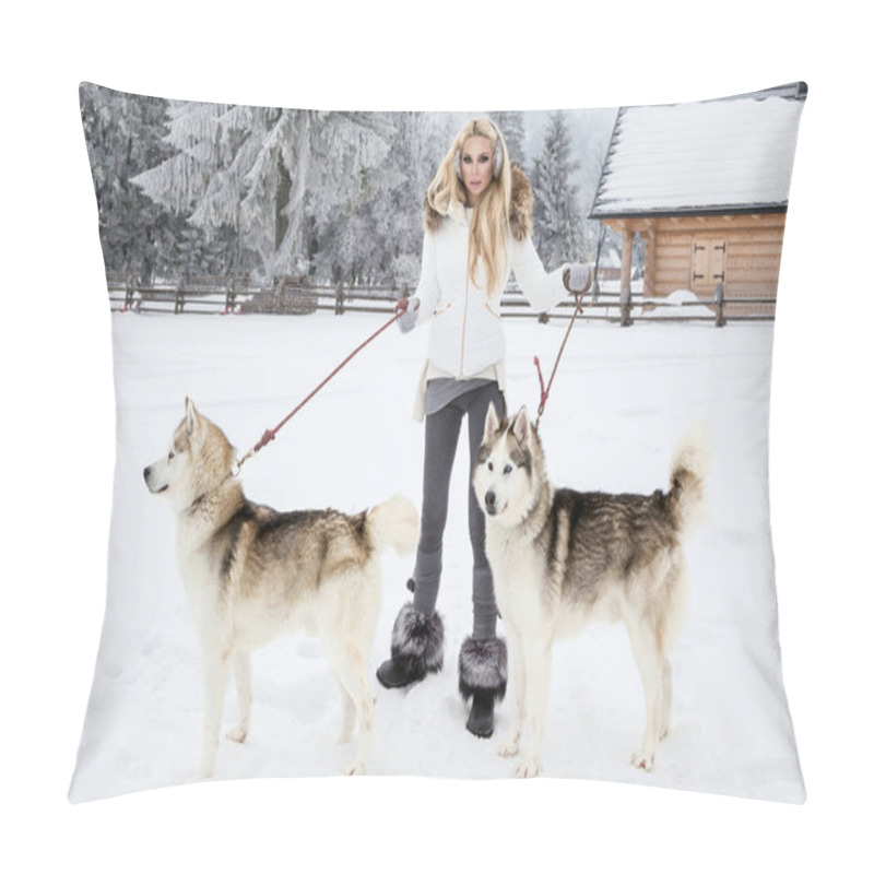 Personality  Beautiful Blonde Woman, Standing On Snow And Holding Husky Dogs. In The Background Is A Beautiful View Of Mountains And Snow. Pillow Covers