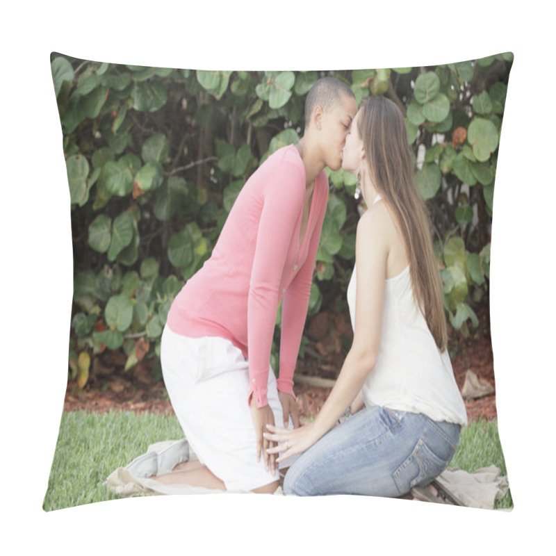 Personality  Young Lesbian Women Kissing Pillow Covers