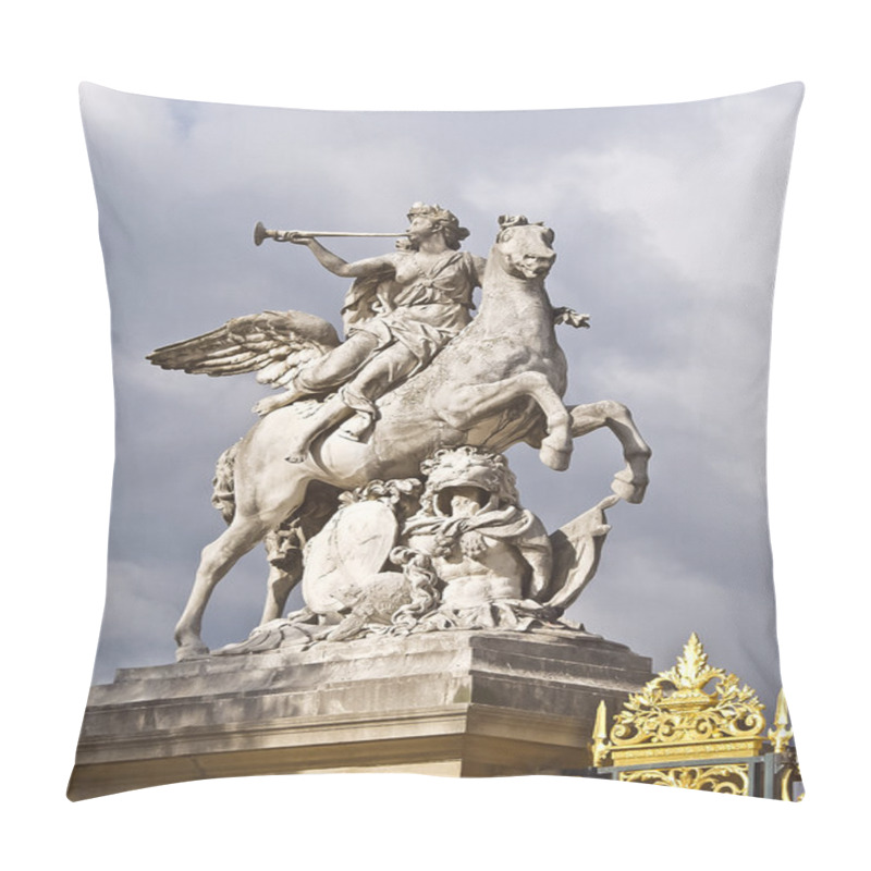 Personality  Horse Statue In The Center Paris. France Pillow Covers