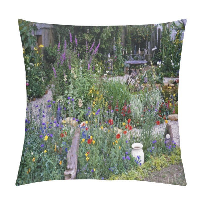 Personality  The Potter's Garden At Hampton Court Pillow Covers