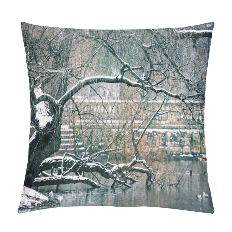 Personality  Japanese Garden In Winter Pillow Covers