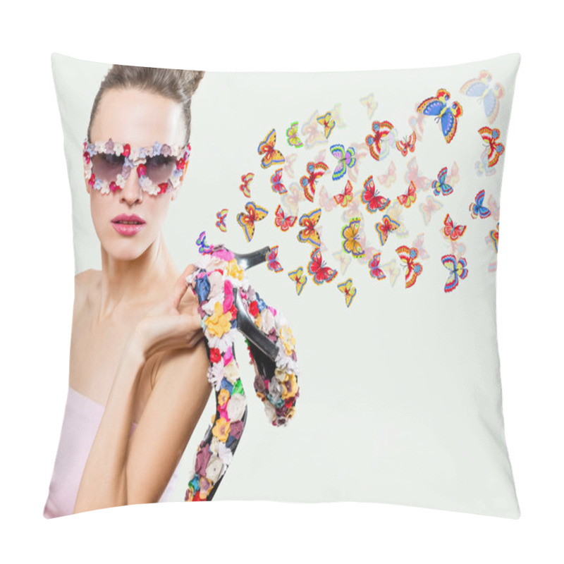 Personality  Beauty Woman Wearing Sunglasses And Holding Shoes Pillow Covers