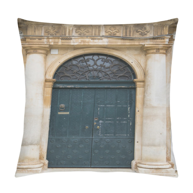 Personality  Old Door Pillow Covers