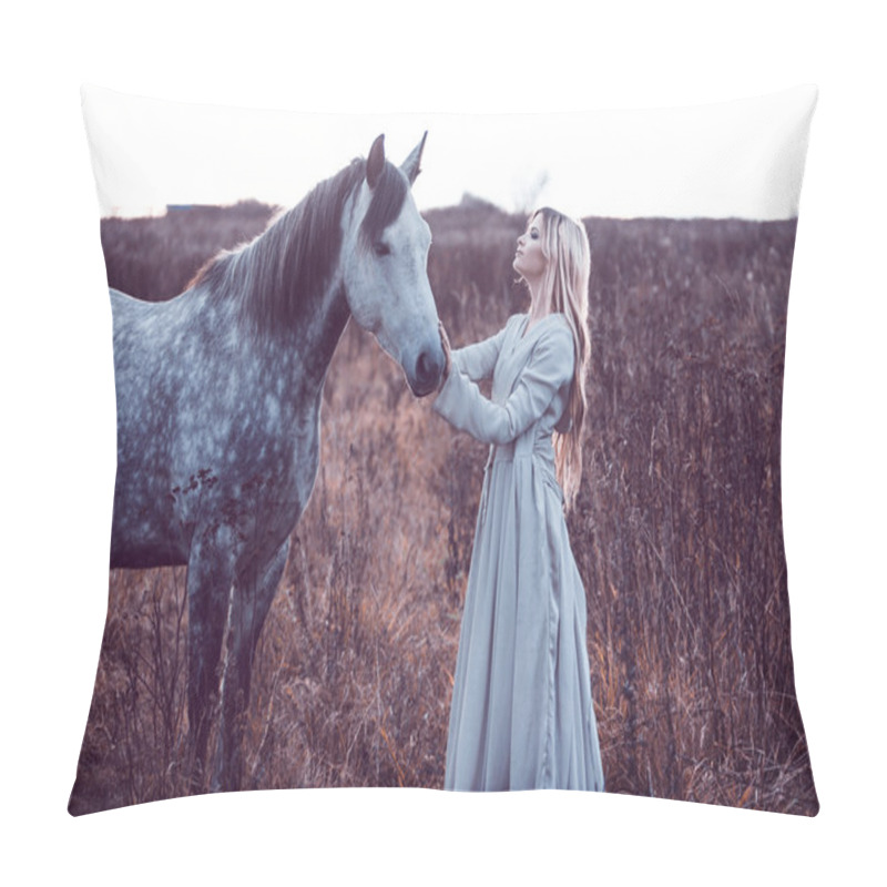 Personality  Beauty Blondie With Horse In The Field,  Effect Of Toning Pillow Covers