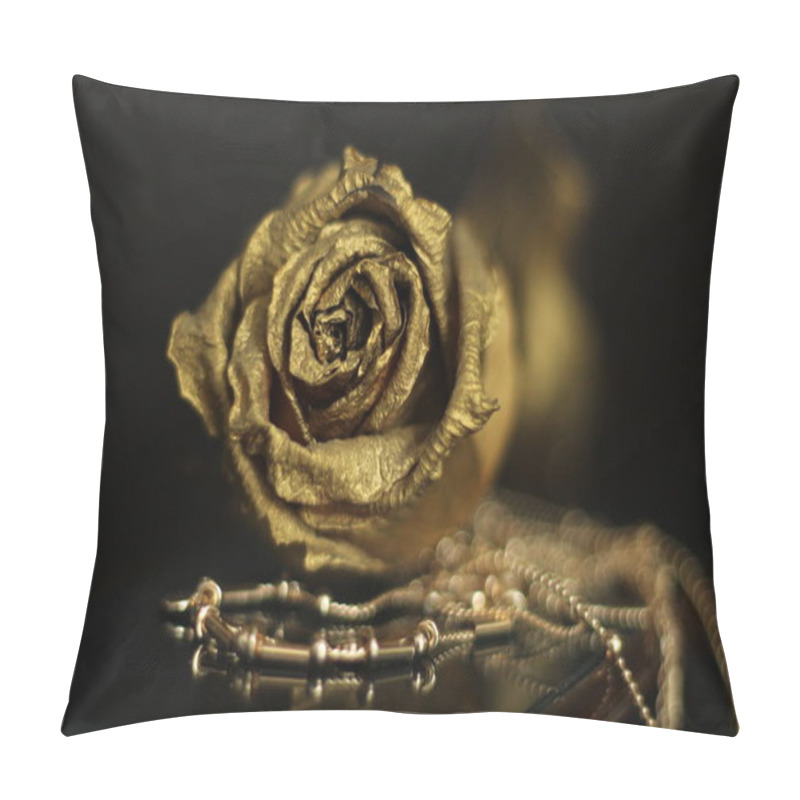 Personality  Luxurious Golden Rose Flower On A Dark Background Pillow Covers