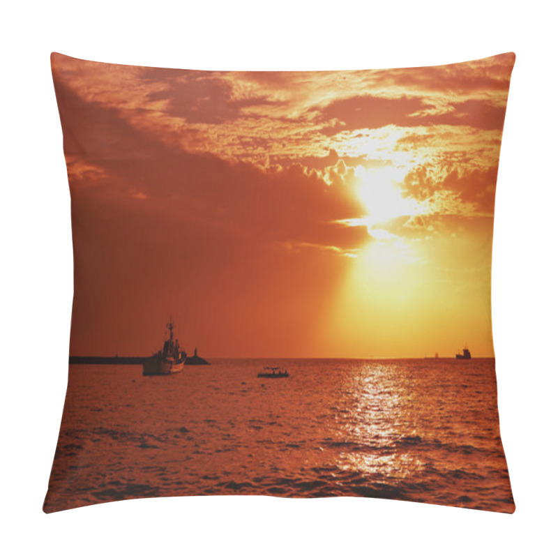 Personality  Ship Going To Sun Pillow Covers