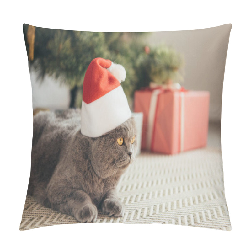 Personality  Fluffy Scottish Fold Cat In Santa Hat Lying Under Christmas Tree Pillow Covers