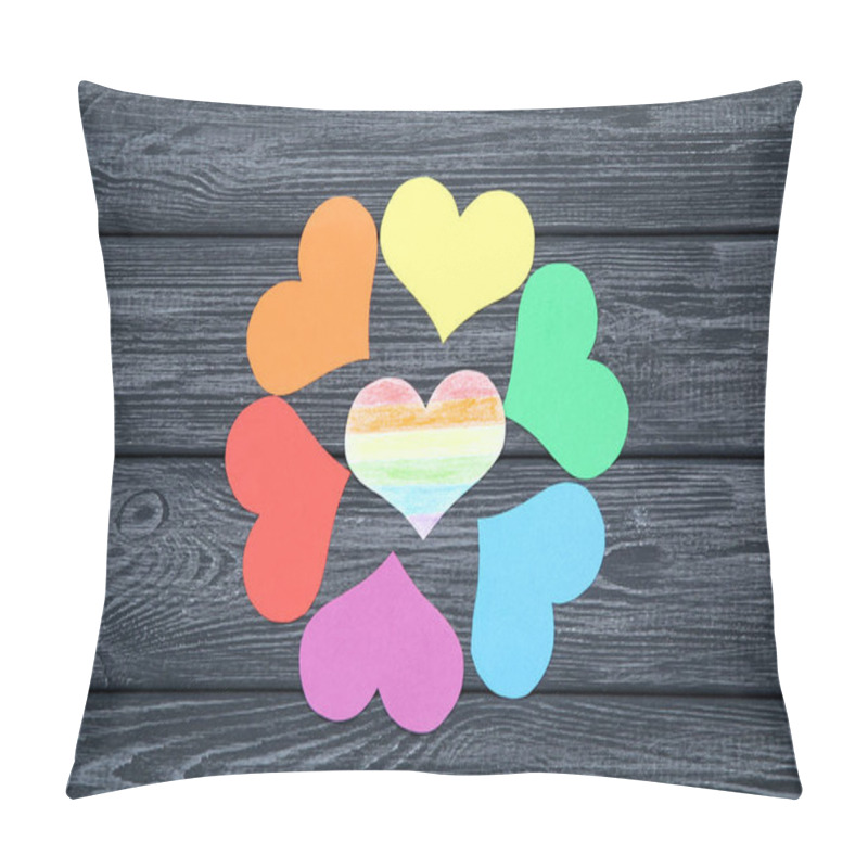 Personality  Rainbow Paper Hearts On Black Wooden Table Pillow Covers