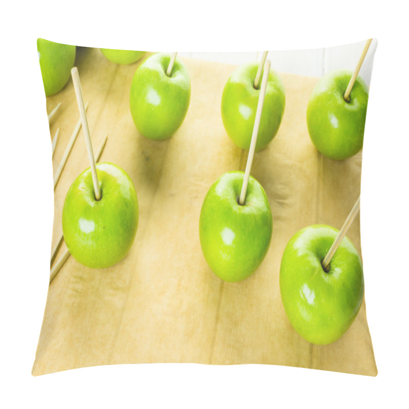 Personality  Preparing Homemade Black Candy Apples Pillow Covers