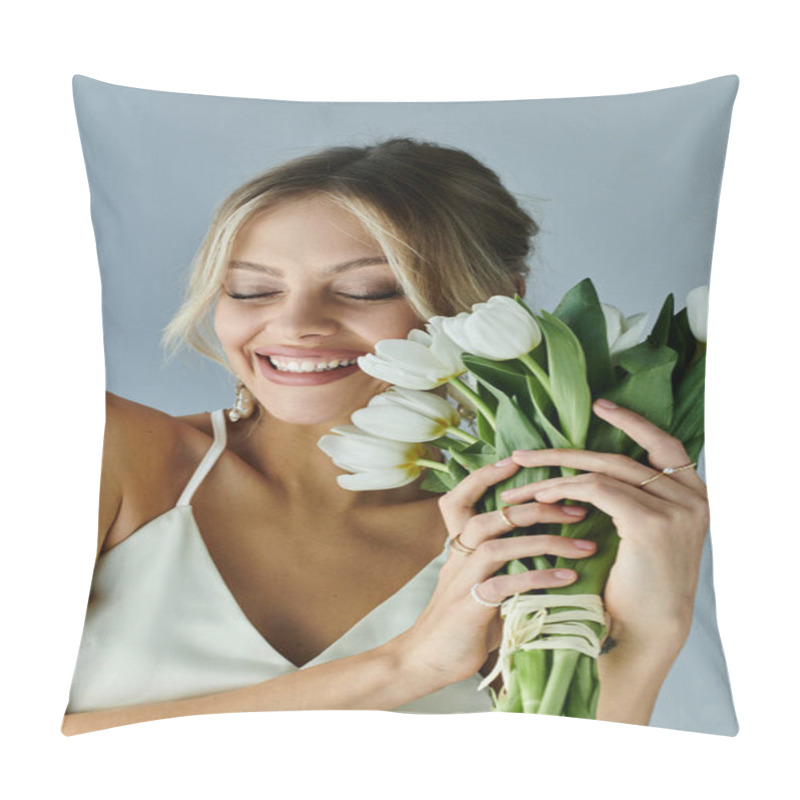 Personality  A Young Woman With Blonde Hair Gracefully Holds A Bouquet Of White Flowers Against A Grey Backdrop. Pillow Covers