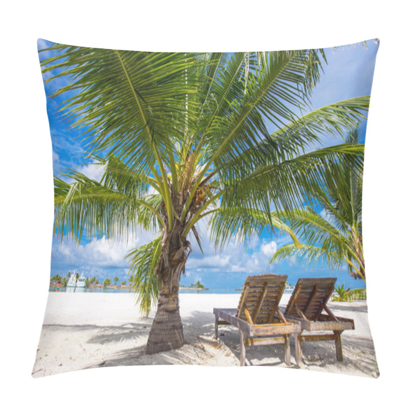 Personality  Tropical Island With Sandy Beach Pillow Covers