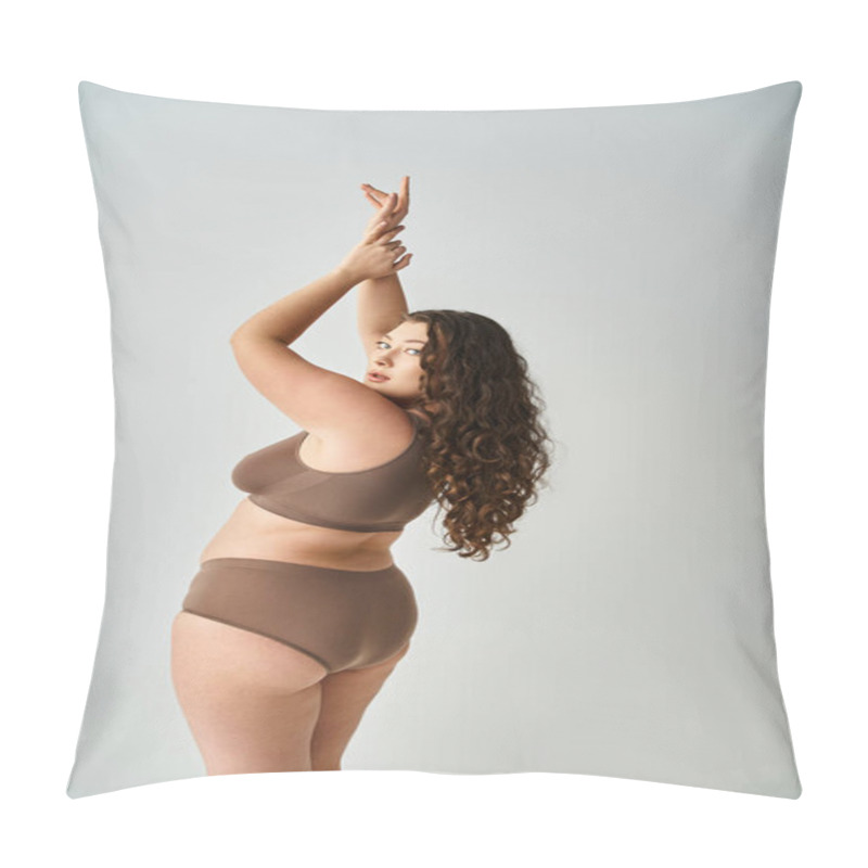 Personality  Attractive Curvy Woman In Underwear With Curly Brown Hair Posing From Back And Putting Hands To Up Pillow Covers