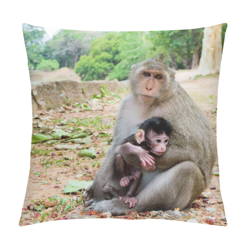 Personality  Monkey With Its Baby Pillow Covers