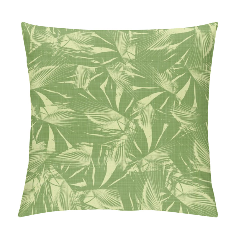 Personality  Bright Line Green Tropical Leaves Seamless Pattern Pillow Covers