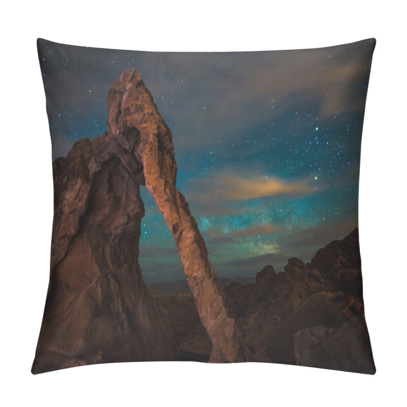 Personality  Elephant Rock At Night Valley Of Fire Nevada Pillow Covers