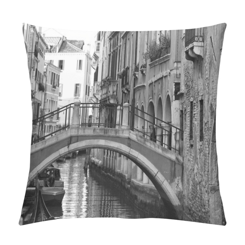 Personality  Venice View In Black And White Pillow Covers