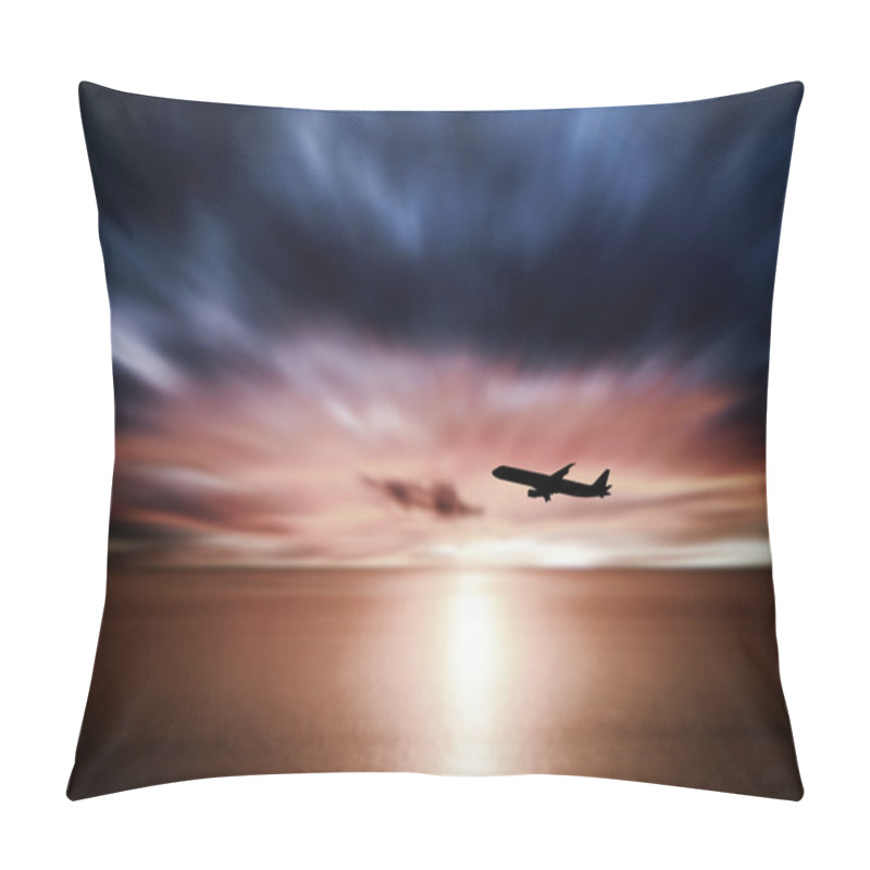 Personality  Airline Flying In The Sky At Night Pillow Covers