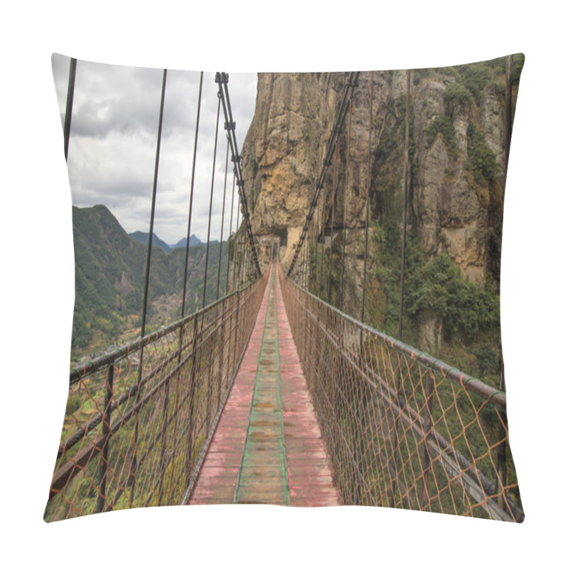 Personality  Chain Bridge In Wenzhou Pillow Covers