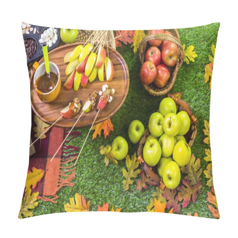 Personality  Fresh Caramel Apple Slices Pillow Covers