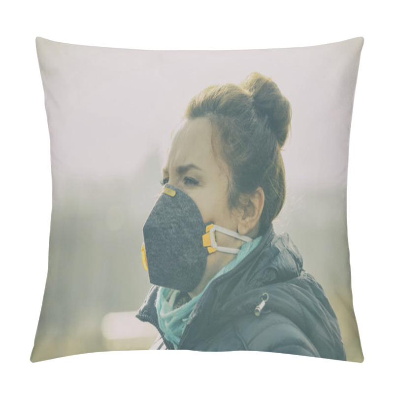 Personality  Woman Wearing A Real Anti-pollution, Anti-smog And Viruses Face Mask; Dense Smog In Air. Pillow Covers