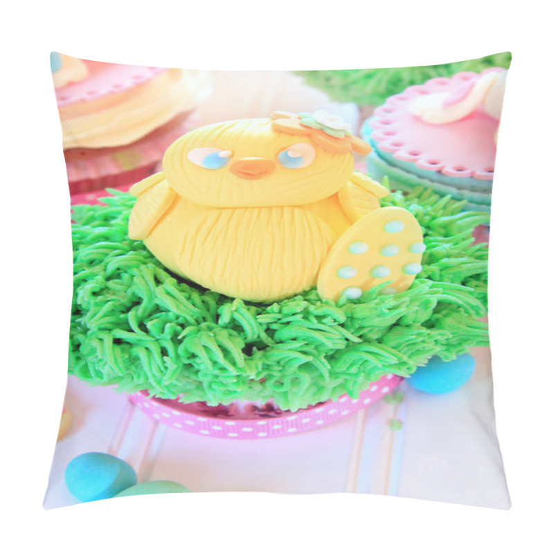 Personality  An Easter Cupcakes With Baby Chick Pillow Covers