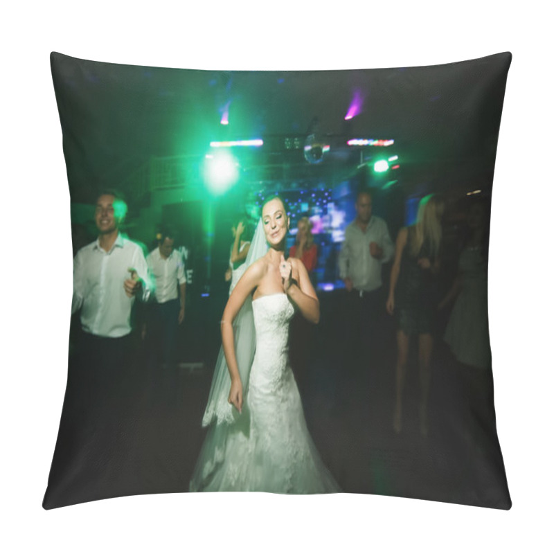 Personality  Beautiful Bride And Groom Dancing Pillow Covers