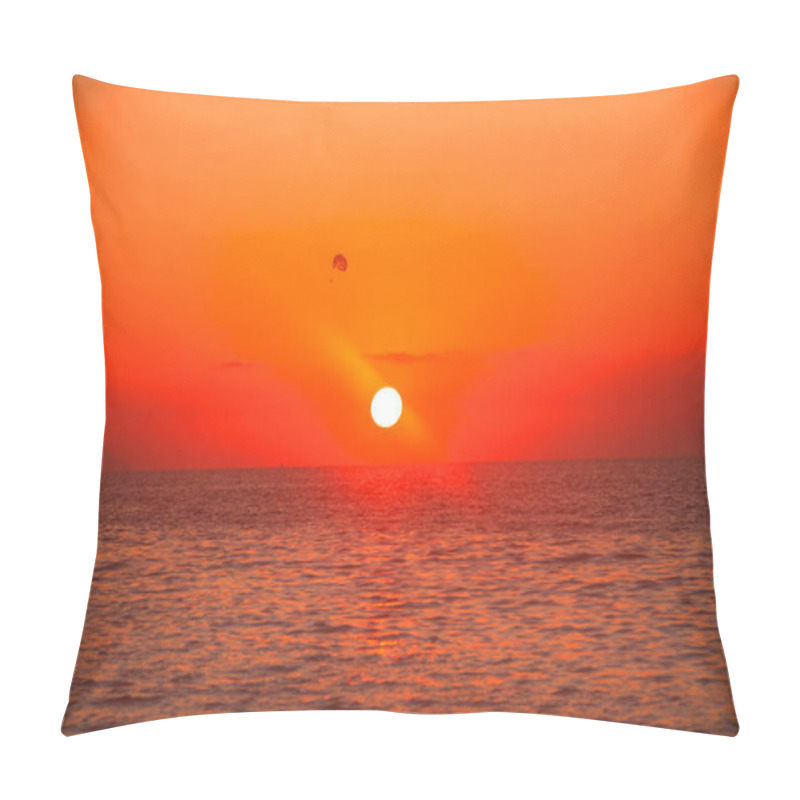 Personality  Sunset With Stromboli And Parachutist Pillow Covers