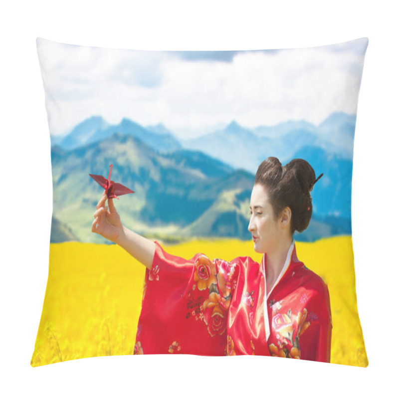 Personality  Geisha With An Origami Crane In The Yellow Flowering Field Pillow Covers