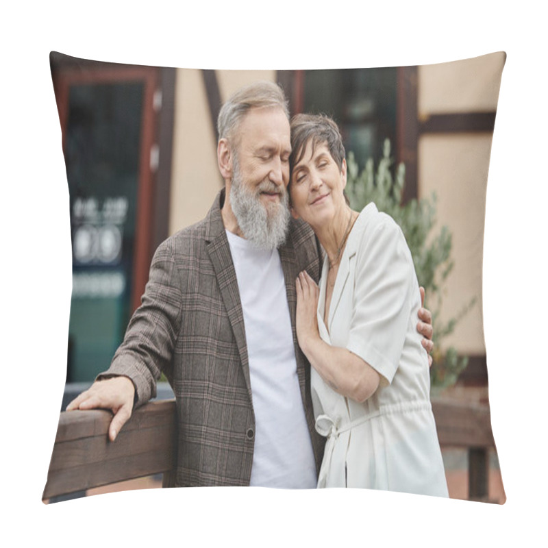 Personality  Happy Bearded Man And Woman Hugging, Senior Couple With Closed Eyes, Romance, Love, Seniors On Date Pillow Covers