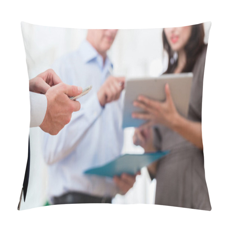 Personality  Business People In Office At Short Presentation Pillow Covers