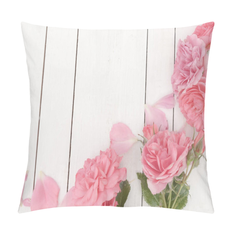 Personality  Romantic Pink Roses On White Wooden Background Pillow Covers