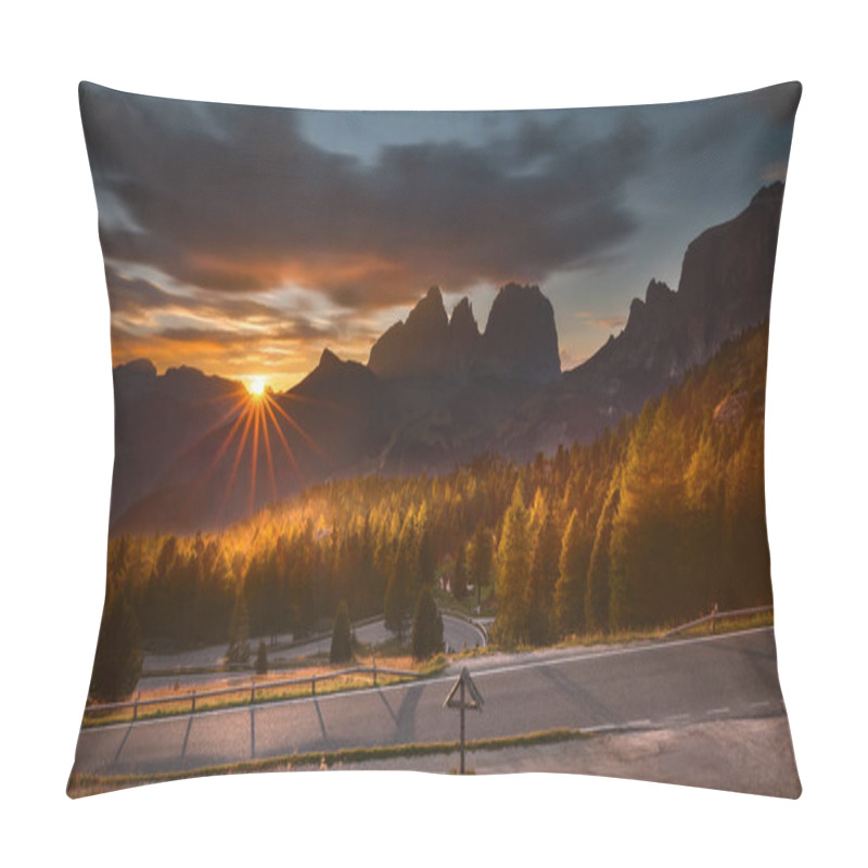 Personality  Idyllic Mountain Landscape Towards The Setting Sun Pillow Covers