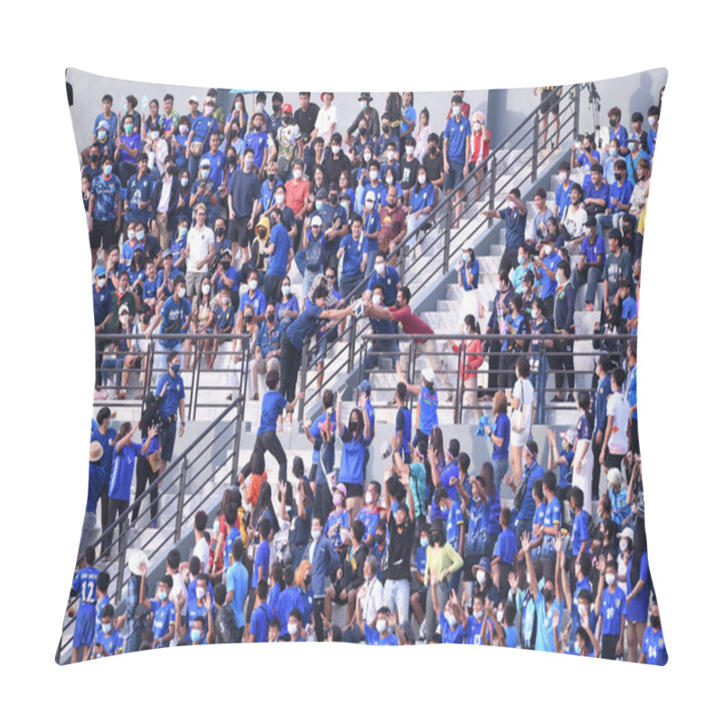 Personality  Sisaket, Thailand - 27 MAY 2022: Unidentified Fan Of Thailand During Friendly Match Between Thailand Against Turkmenistan At Sisaket Provience Stadium, Thailand Pillow Covers