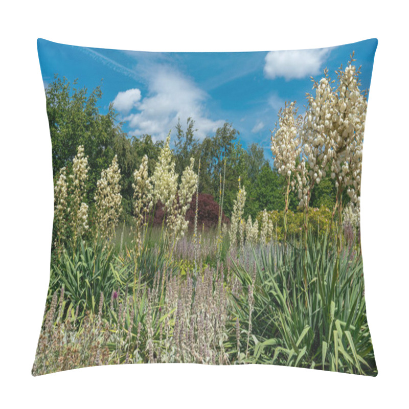 Personality  Scenic Summer Flower Bed Featuring Several White Yucca Filamento Pillow Covers