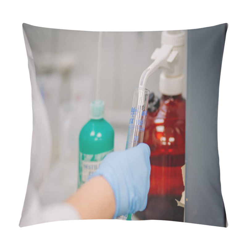 Personality  Valmiera, Latvia - November 18, 2024 - A Gloved Hand Filling A Graduated Cylinder With Liquid From A Dispenser In A Laboratory, With Bottles Visible In The Background. Pillow Covers