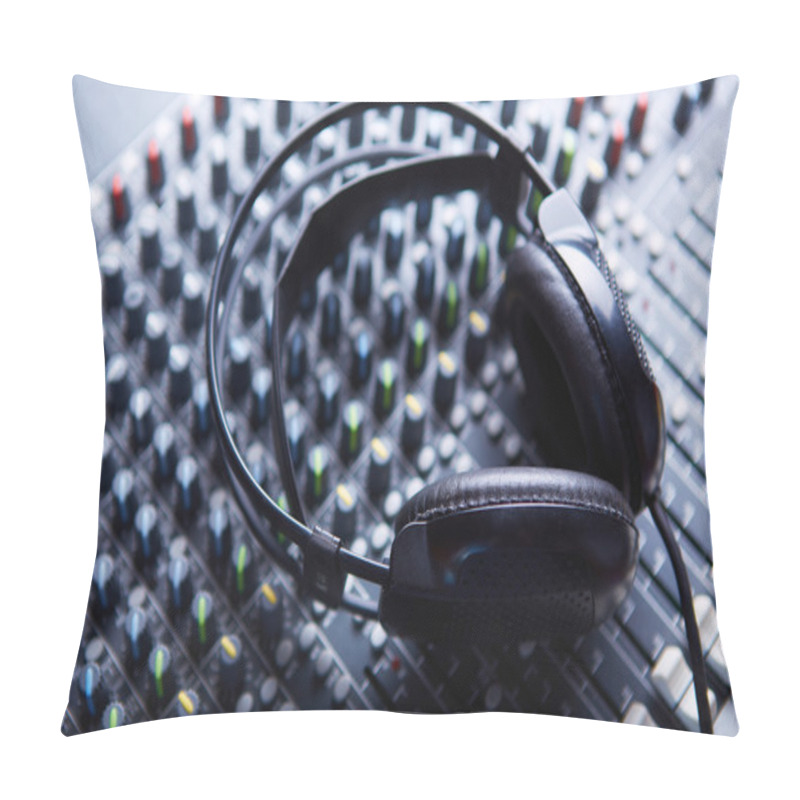 Personality  Headpnones On Soundmixer Pillow Covers