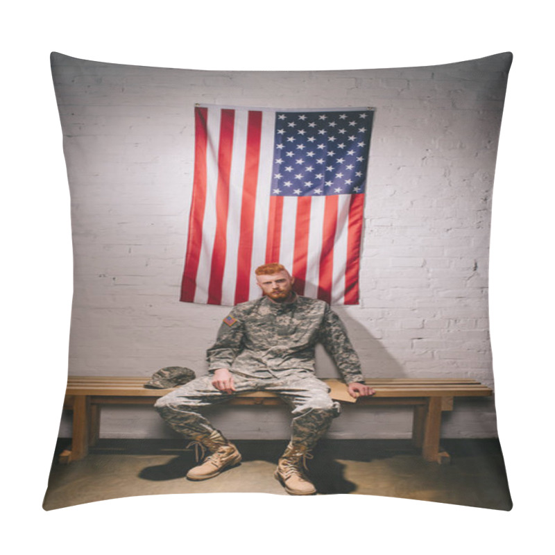 Personality  Soldier In Military Uniform With Letter Sitting On Wooden Bench With American Flag On White Brick Wall Behind, 4th July Holiday Concept Pillow Covers