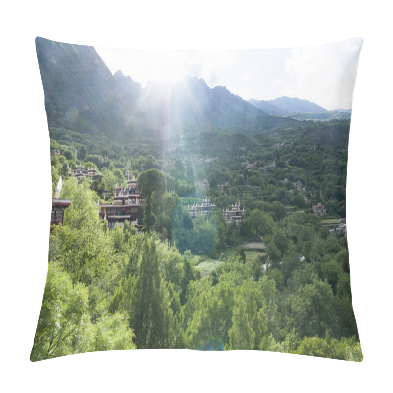 Personality  Danba Local Castle Pillow Covers