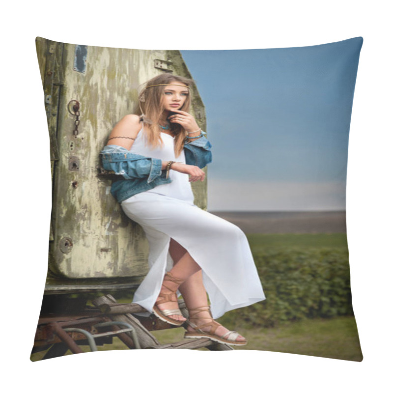 Personality  Amazing And Beautiful Hippie Girl Near Trailer Pillow Covers