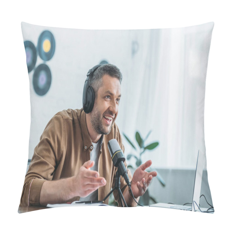 Personality  Smiling Radio Host In Headphones Gesturing While Speaking In Microphone In Broadcasting Studio Pillow Covers