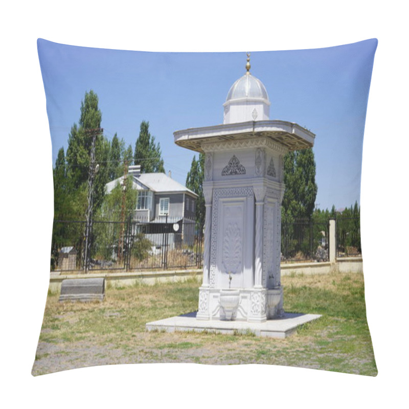 Personality  Manzikert, Turkey, July, 30, 2024, Journey Through Turkish History: From Central Asia To Modern Times, Exploring Symbols, Artifacts, And Key Moments At Mu Malazgirt Turkish History Museum. Pillow Covers