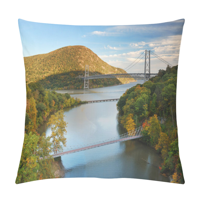 Personality  Hudson River Valley In Autumn Pillow Covers