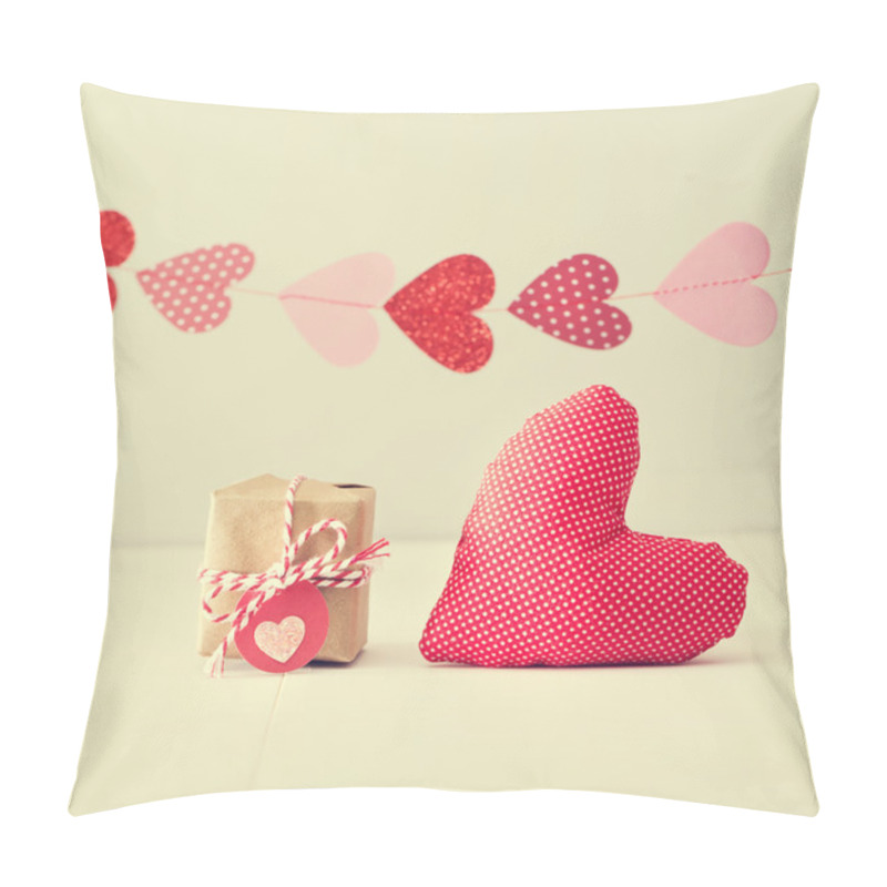 Personality  Garland Of Hearts Above Small Giftbox And Red Heart Cushion Pillow Covers