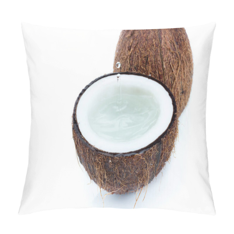 Personality  Ripe Tropical Coconuts With Water Pillow Covers