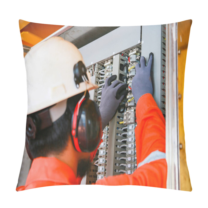 Personality  Operator Recording Operation Of Oil And Gas Process At Oil And Rig Plant, Offshore Oil And Gas Industry, Offshore Oil And Rig In The Sea, Operator Monitor Production Process, Routine Daily Record. Pillow Covers