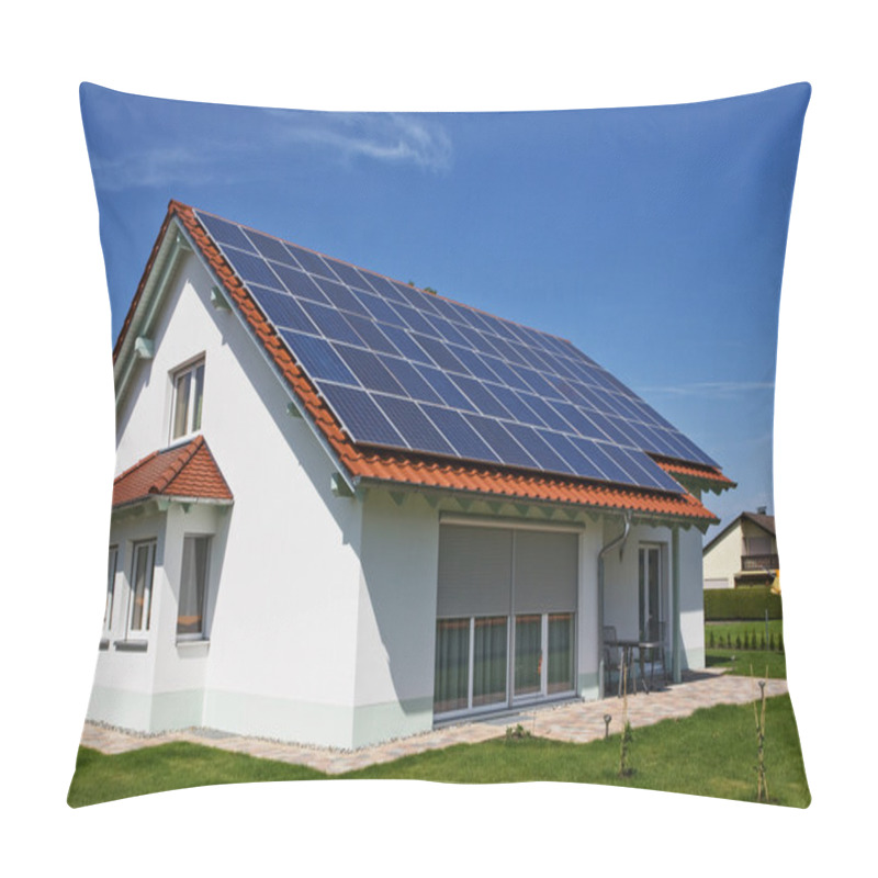 Personality  Solar Panels On The House Roof Pillow Covers