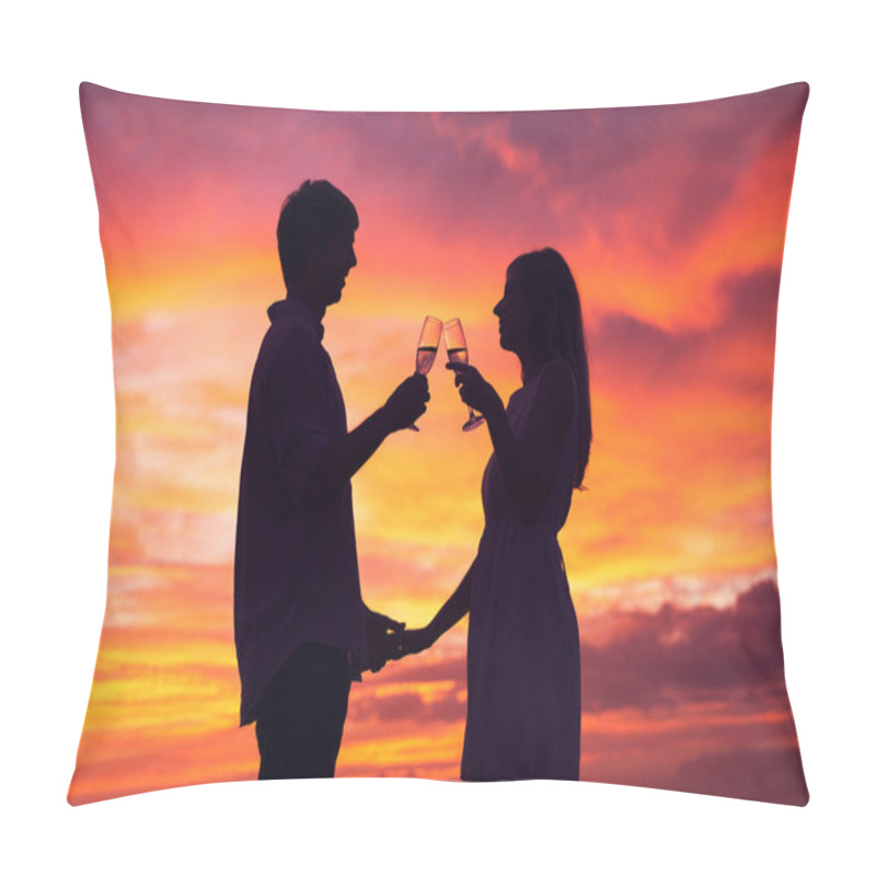 Personality  Silhouette Of Couple Drinking Champagne At Sunset Pillow Covers