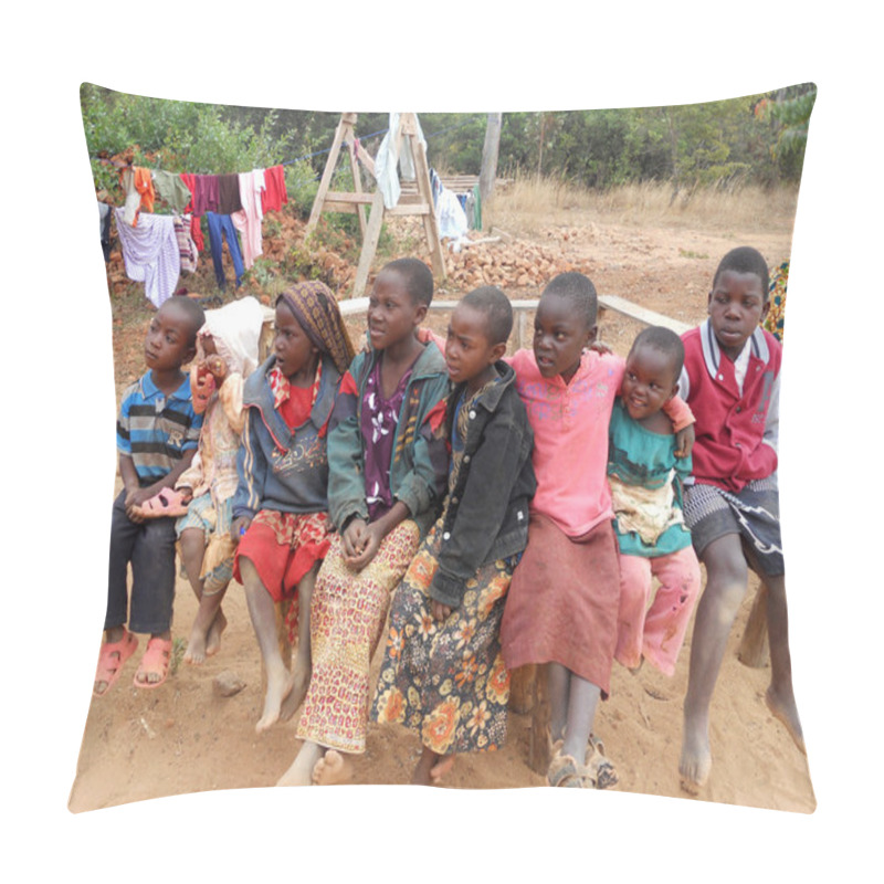 Personality  Smile For Africa 428 - Moments Of Everyday Life Of African Child Pillow Covers