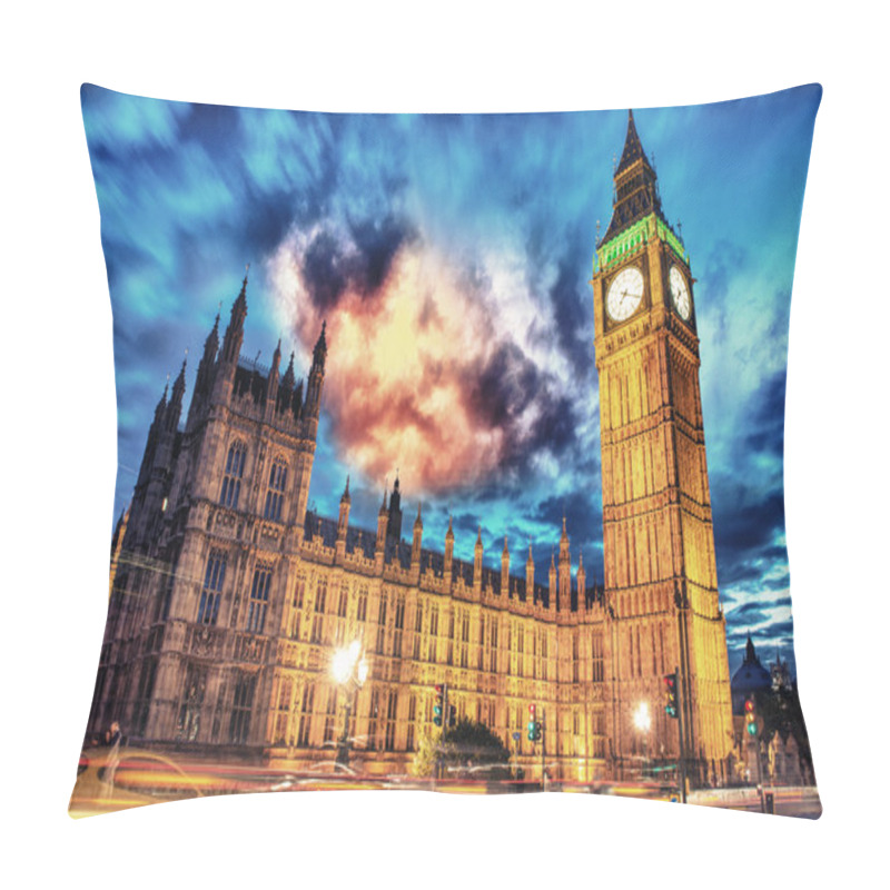 Personality  Big Ben And House Of Parliament At Dusk From Westminster Bridge Pillow Covers